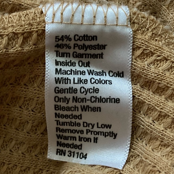 Long Sleeve Scoop Neck Top with Twist - Picture 6 of 6